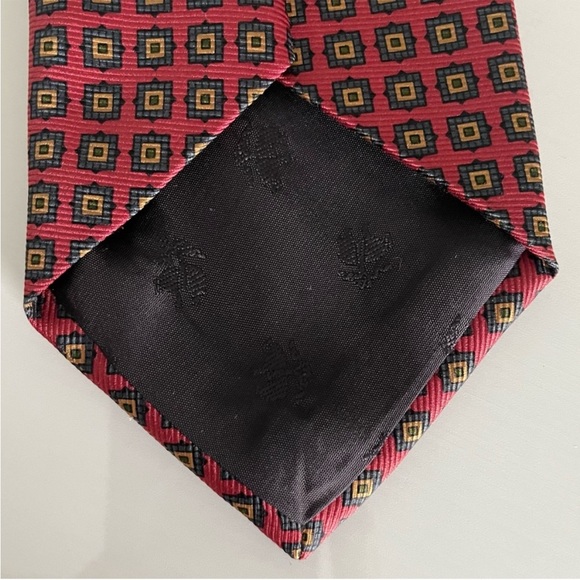 Brooks Brothers Makers 100% Silk Tie Red Squares - Picture 3 of 4